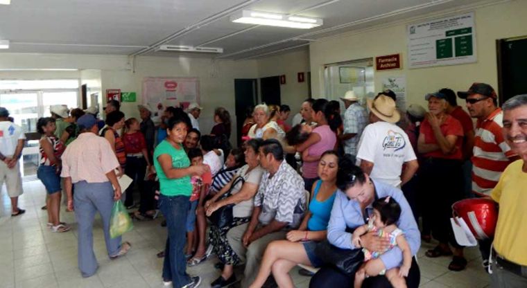 Larga espera, meses para una cirugía, sin equipo ni medicamentos: ONGs ponen en evidencia al sector salud