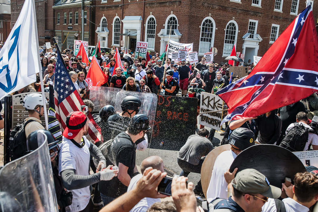 Como burlarse de los neonazis.