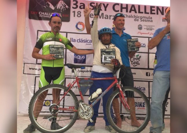 Un campesino de 57 años gana segundo lugar en la carrera ciclista de mayor altura en México.