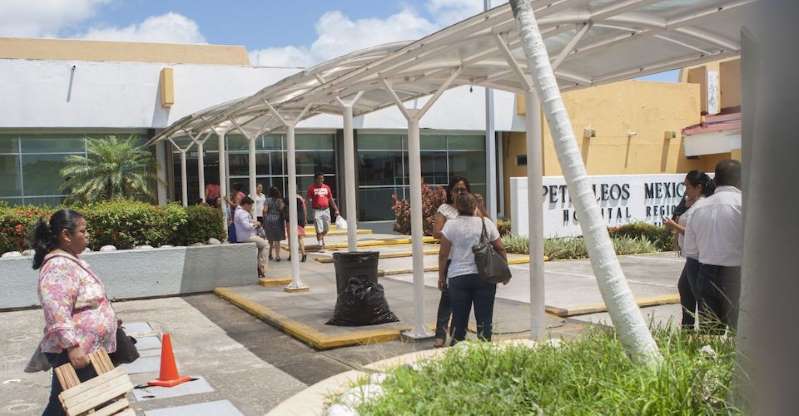 Pacientes reciben medicamento contaminado, uno muere
