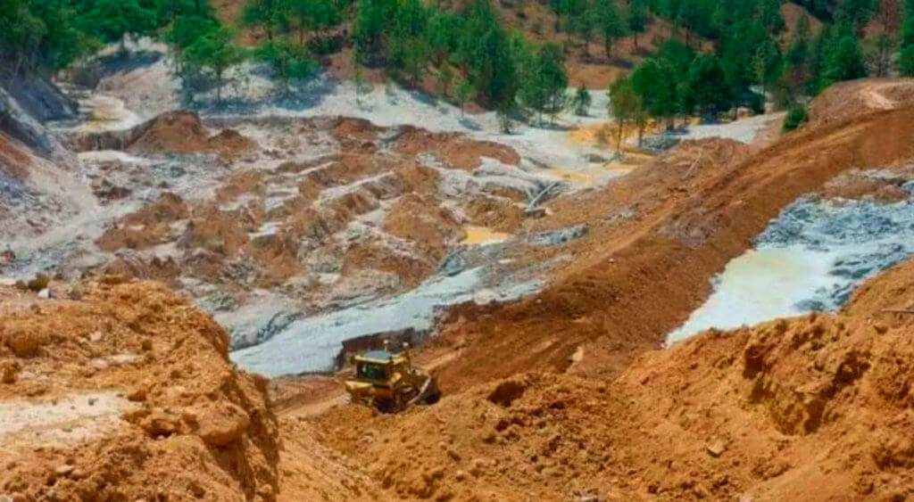 Exigen clausura de minera que derramó casi 6 millones de litros de desechos tóxicos en Durango