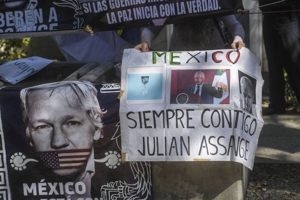 AMLO reitera ofrecimiento de asilo a Julian Assange, líder de WikiLeaks