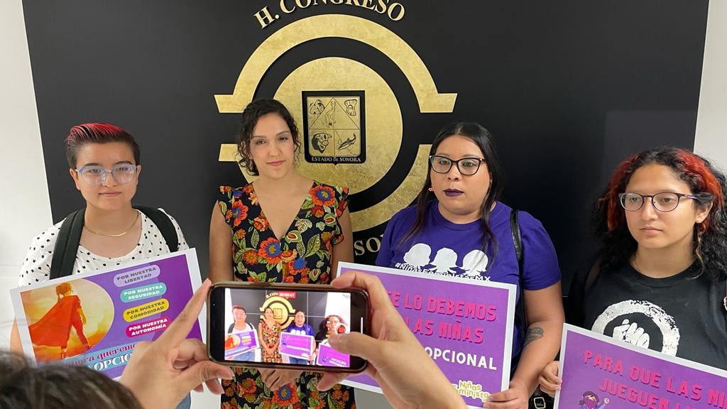 Para disminuir el acoso, niñas estudiantes de Sonora podrían usar pantalón 279297955_477767117468675_1987565026820591498_n