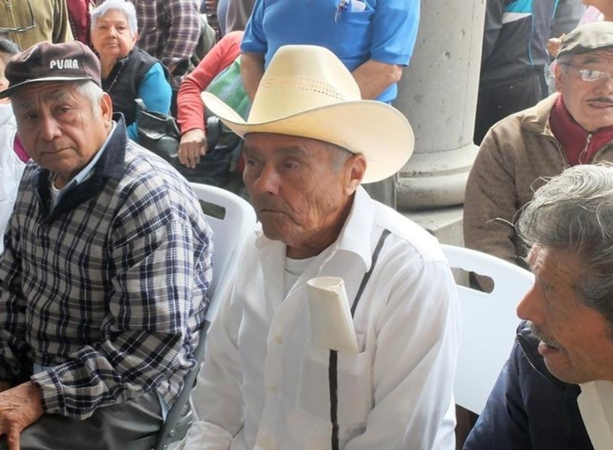 Adultos mayores pensión