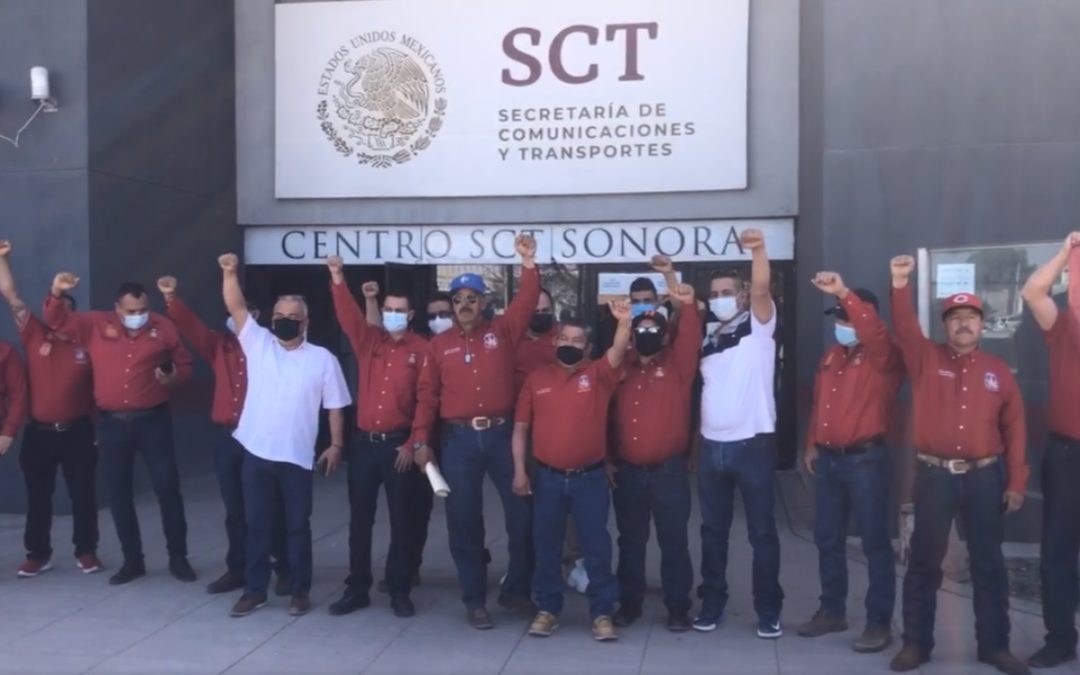 Se manifiesta el Sindicato Minero frente a la SCT por órdenes de presentación