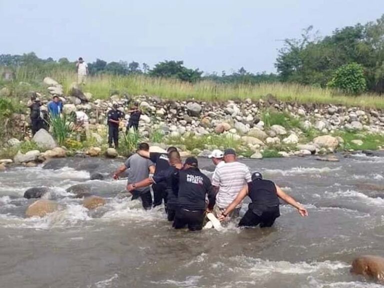 Niño migrante de 7 años y su padre mueren arrastrados por el río; intentaban entrar a México