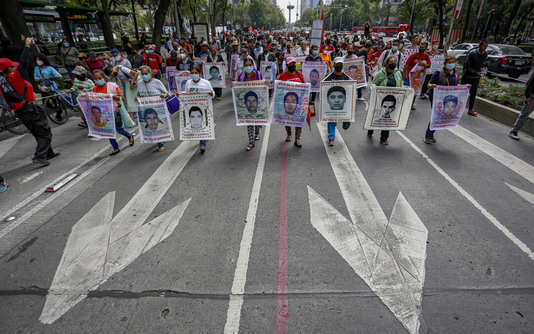 Padres y madres de los 43 continuarán con la exigencia de la presentación con vida de sus hijos