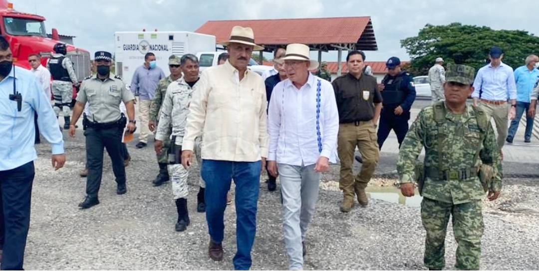 Embajador de EEUU supervisa flujo migratorio en la frontera sur de México