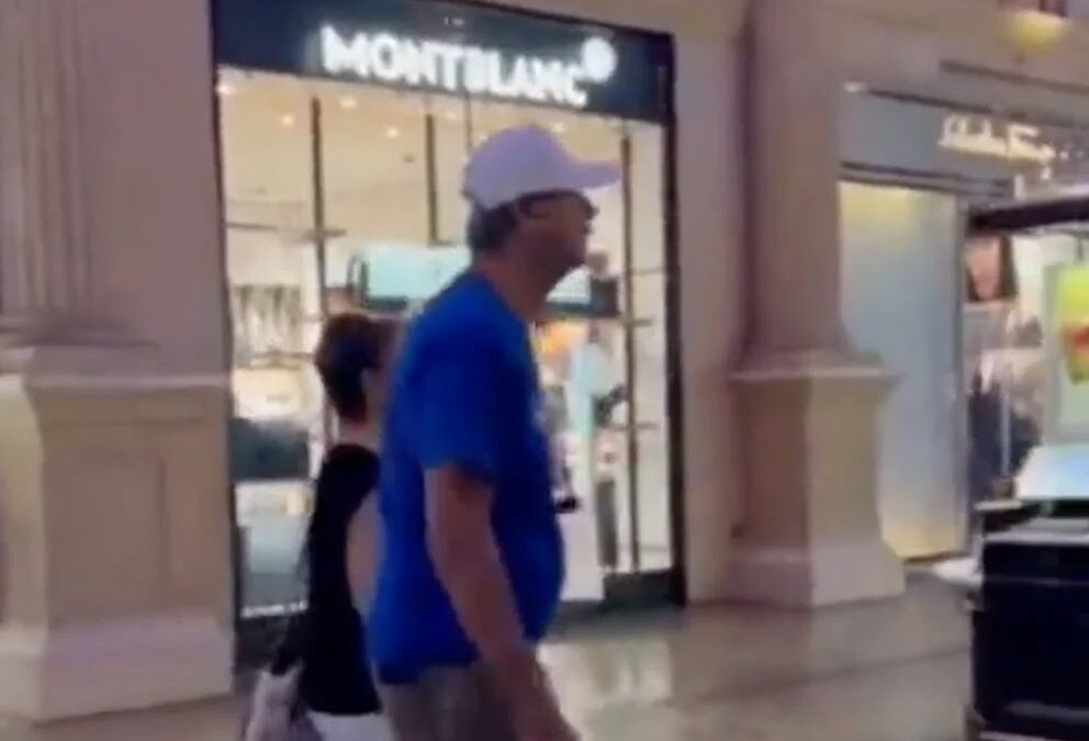 Fox asegura que vive al día pero es captado de compras en Las Vegas