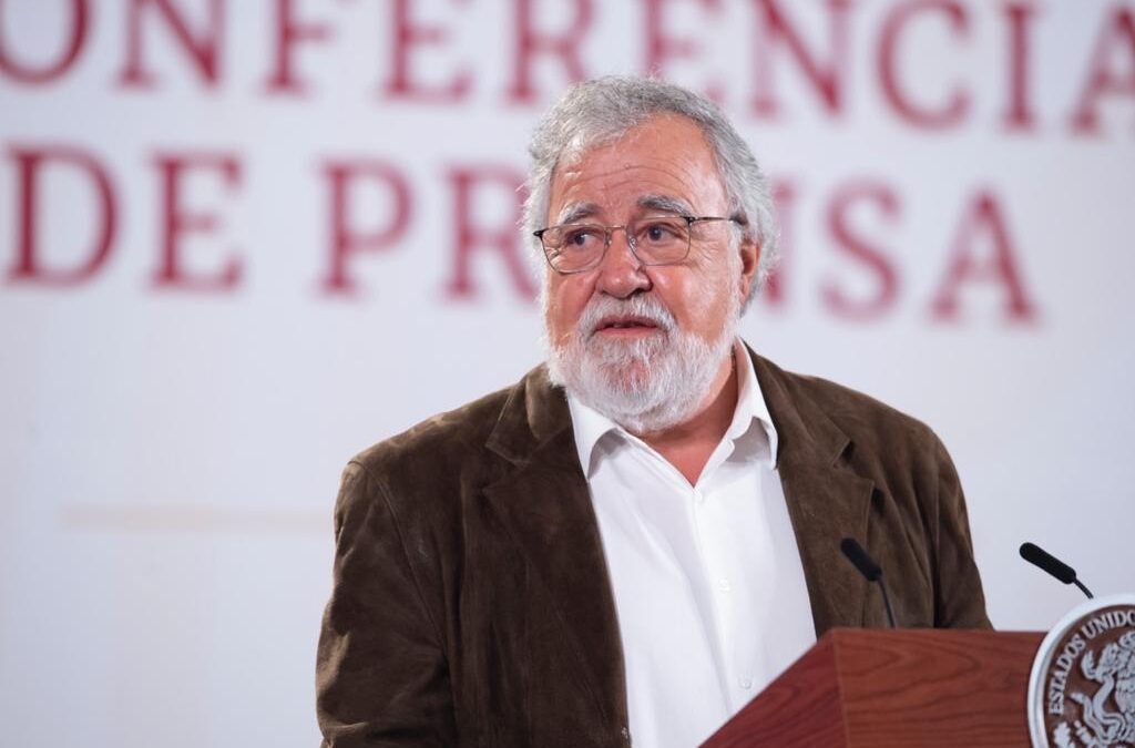 Respalda AMLO informe de Alejandro Encinas sobre caso Ayotzinapa