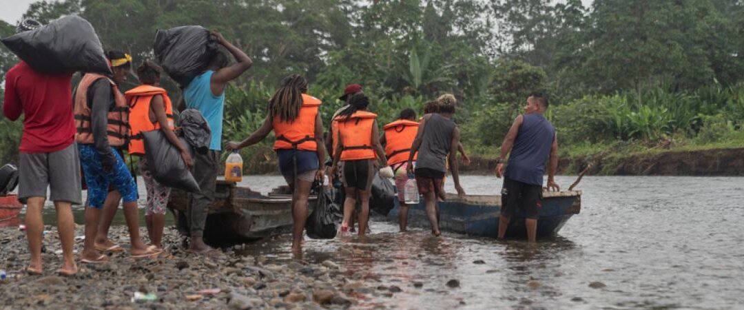 Crisis humanitaria en el Darién: cómo son las peligrosas rutas en las que cientos de personas migrantes arriesgan su vida