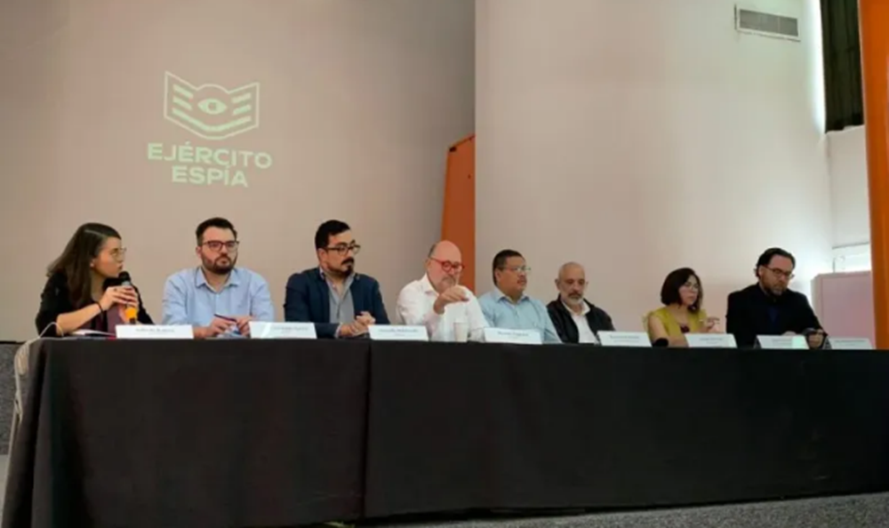 Periodistas y defensores denuncian espionaje de la Sedena; exigen a AMLO responda por Pegasus