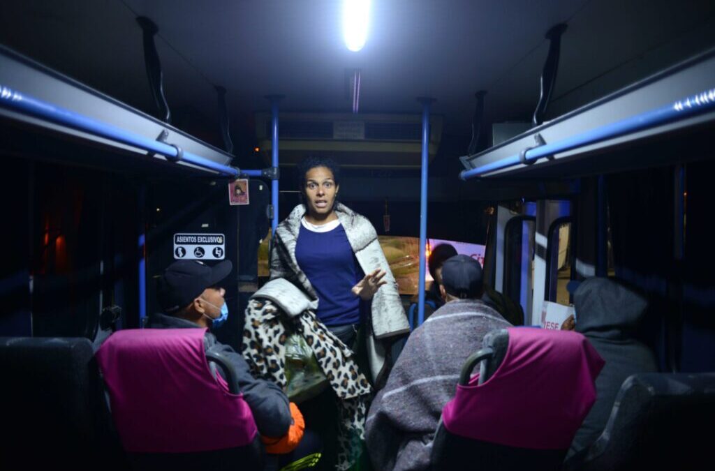 ‘No nos damos abasto’, política migratoria para venezolanos desata nueva emergencia en la frontera