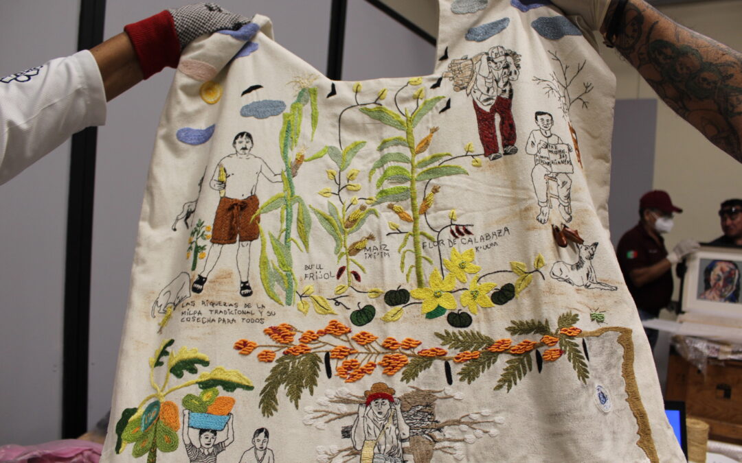 Exposición de bordados mayas en la Antigua Penitenciaría