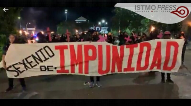 Realizan marcha fúnebre en Oaxaca para exigir un alto a los feminicidios