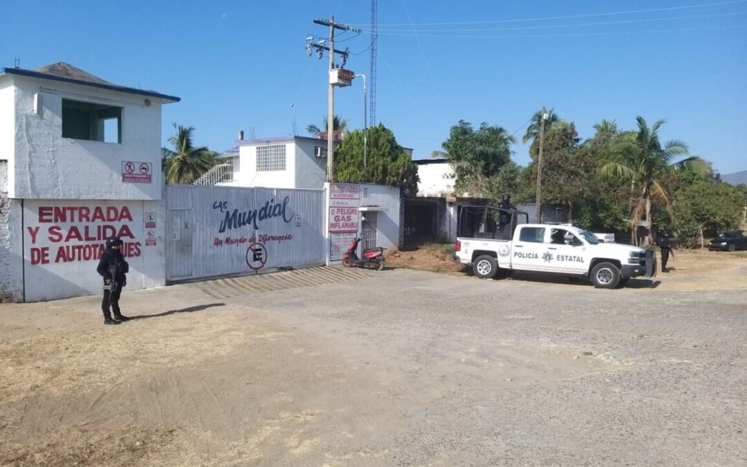 Sigue el acoso del crimen organizado a gaseras de Zihuatanejo aun con la presencia militar