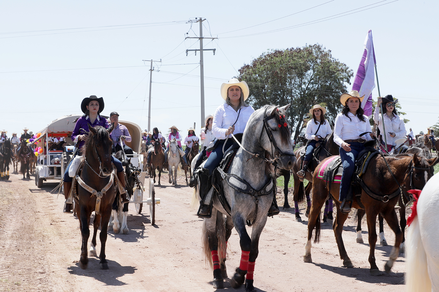 Cabalgata con Aroma de Mujer 12