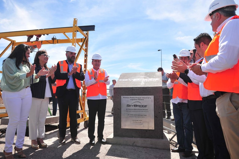 Coloca Durazo primera piedra del Parque Industrial Sky Bridge en Cd Obregón