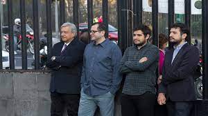 Denuncia López Obrador campaña de desprestigio contra sus hijos