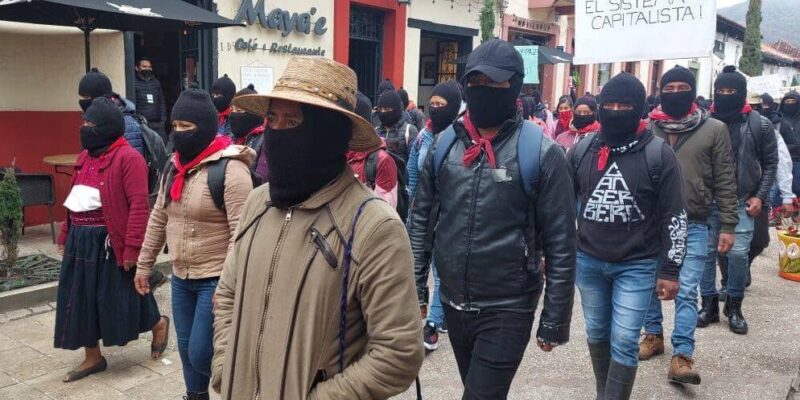 Arrecian ataques contra comunidades zapatistas y AMLO lo niega