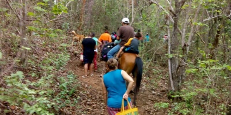 Mientras cárteles se enfrentan, paramilitares continúan con el saqueo de bauxita en Chicomuselo