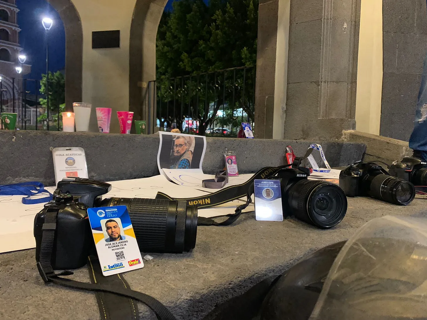 8b84851d-1beb-4d40-a311-177f9c6545cc_1600x1200