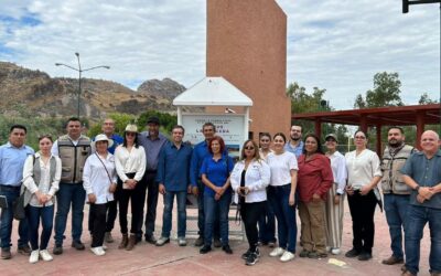 Visitan funcionarios La Sauceda