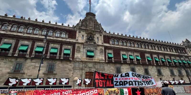 PLANTÓN contra la GUERRA los PUEBLOS ZAPATISTAS Del HORROR de la GUERRA a la RESISTENCIA por la VIDA