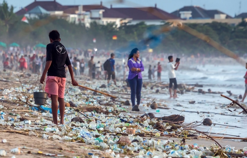 Plástico, basura y corporaciones