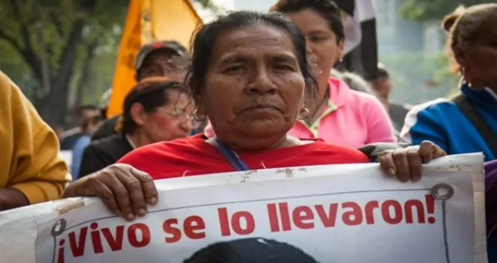 La desaparición forzada de los 43 y la militarización en México