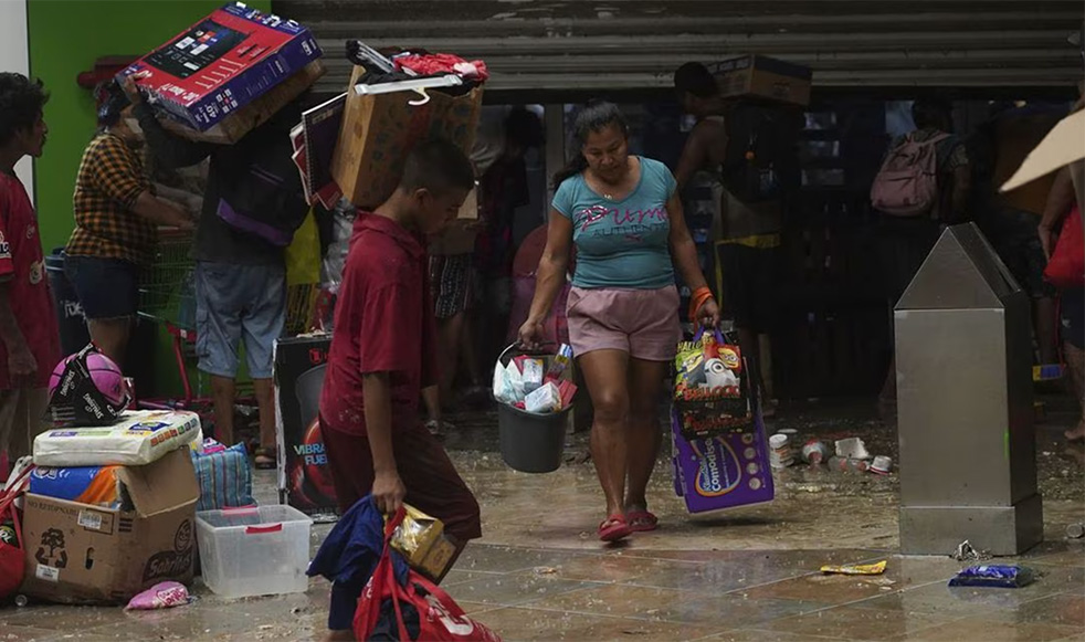 Habitantes de Acapulco aseguran que saquean “por necesidad”