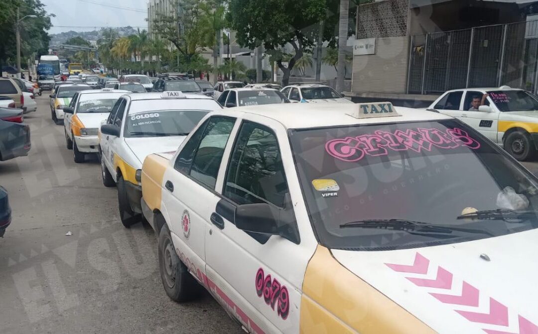 Ahora como antes: extorcionan a a taxistas en Acapulco