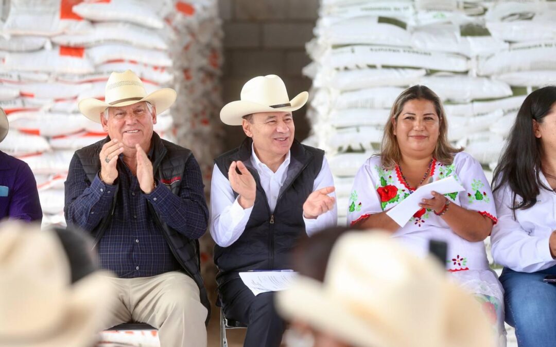 Gobernador Durazo entrega insumos y maquinaria a pueblos Yaquis