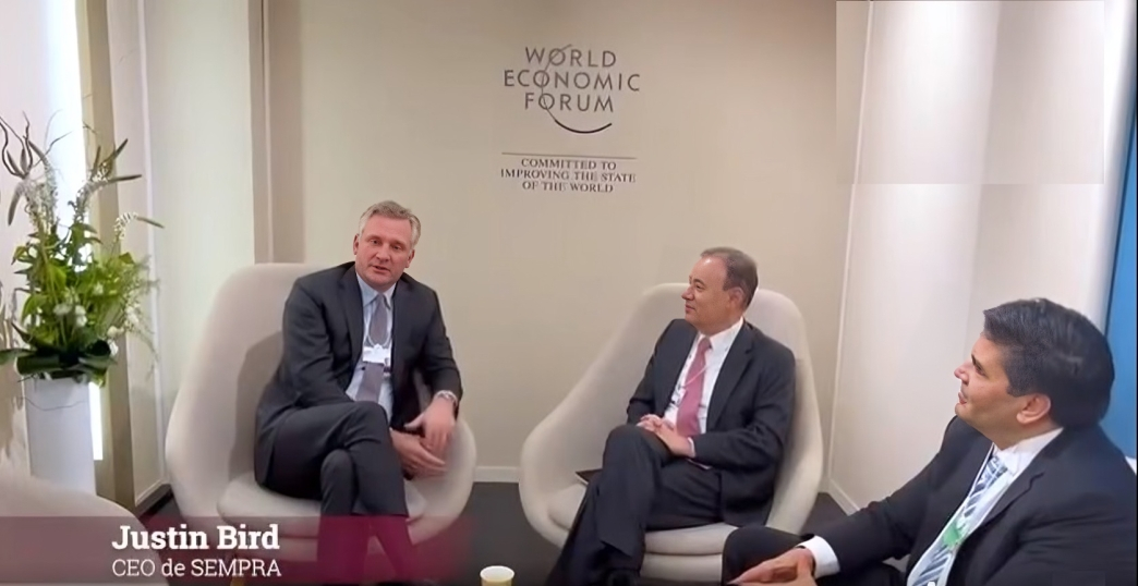 Alfonso Durazo mantiene reuniones en Davos con inversionistas