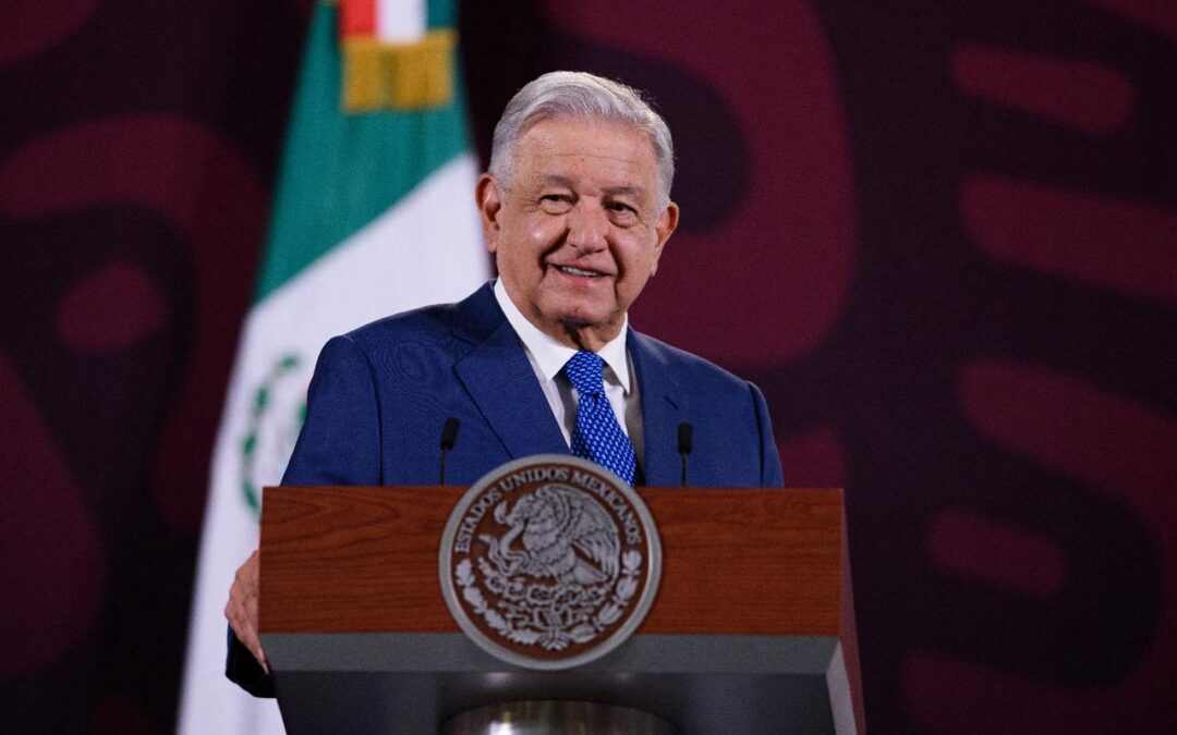 Descarta AMLO crisis económica por cambio de gobierno