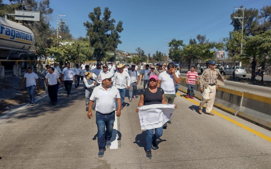 Poca gente, miedo y un rezo de por medio en la marcha en Chilpancingo para pedir paz