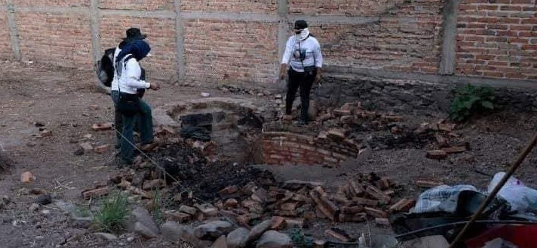 En Jalisco colectivo localiza dos hornos clandestinos y más de 30 bolsas con restos humanos