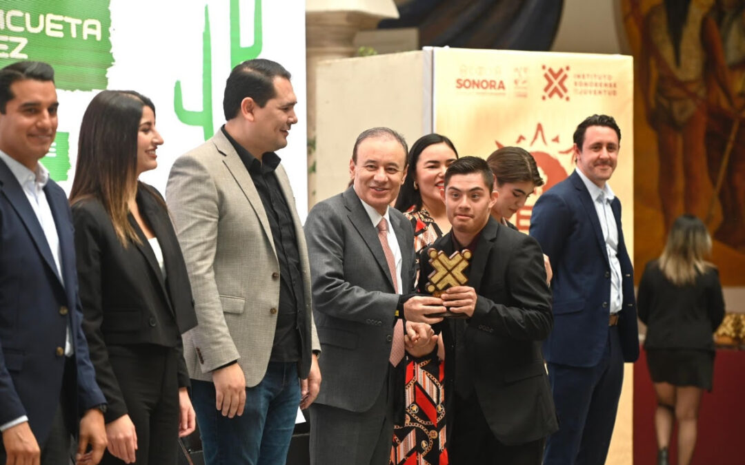 Entrega gobernador Durazo Premio Estatal de la Juventud 2024
