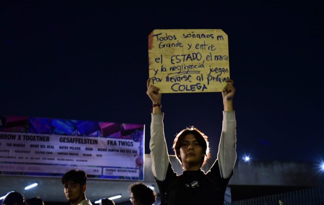 «Ninguna pasión debería costar la vida». Fotógrafos mueren mientras cubrían festival de música