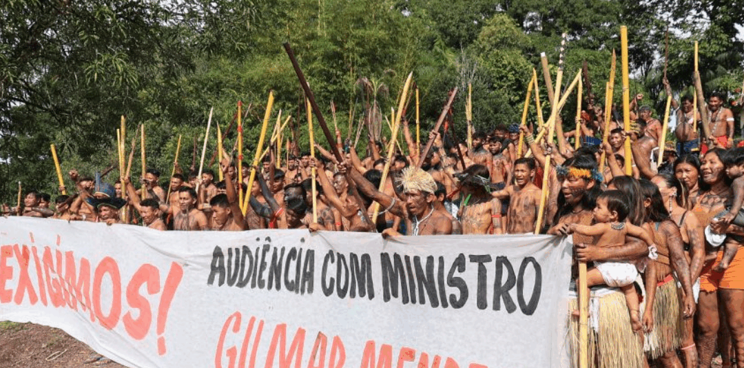 Pueblo Munduruku mantiene ocupación carretera para exigir derogación del Marco Temporal