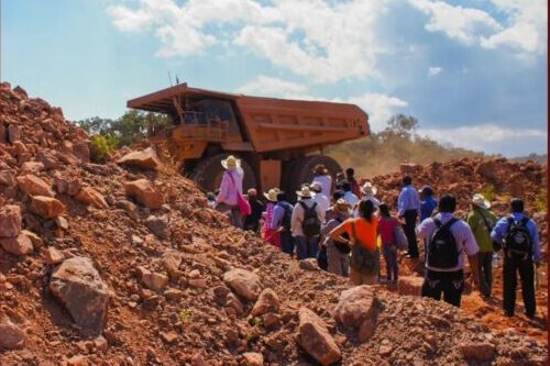 Más de 2 mil personas resisten frente a Equinox Gold y desmienten a funcionario