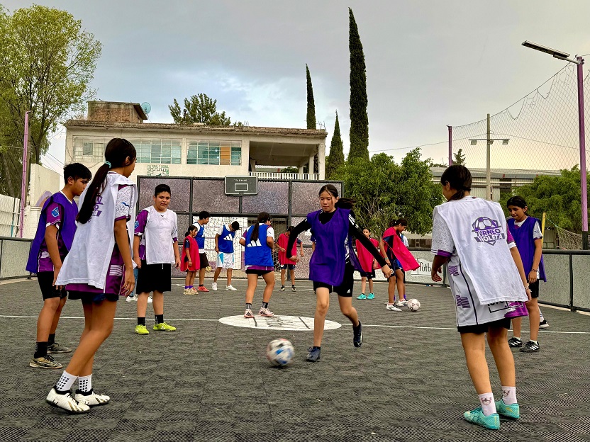 Cancha Violeta, el sueño de un México mejor a base de feminismo y fútbol