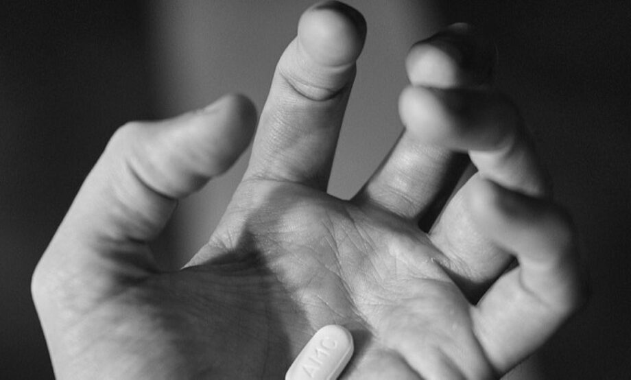 ISSSTE coloca implante neuroestimulador cerebral a personas con Parkinson