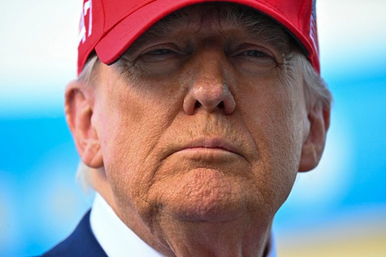 El desmadre programado que desborda a Trump