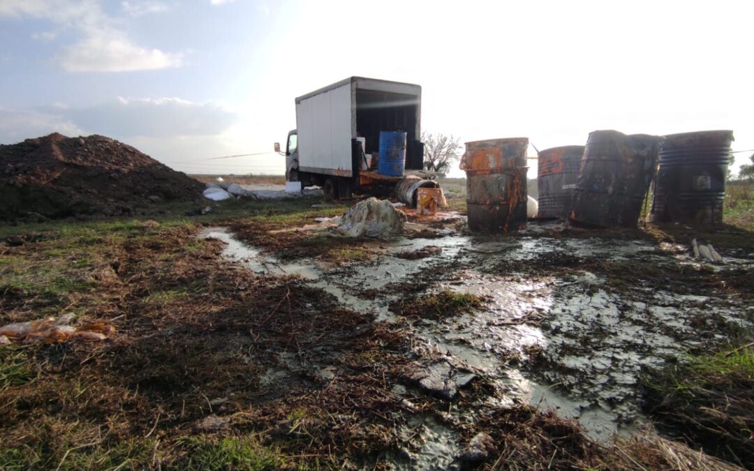 Denuncian enterramiento masivo de residuos tóxicos en el Lago de Texcoco