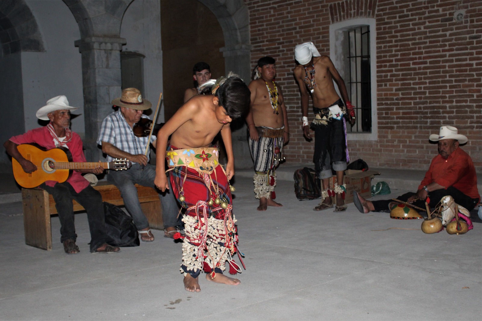 Los yaquis del barrio en la APES (1)