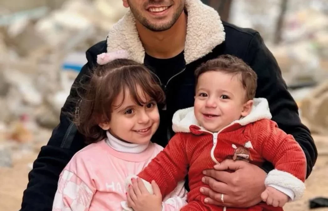 #Urgente. Anas al-Sharif, el periodista más conocido de Gaza, fue asesinado por Israel con cinco compañeros