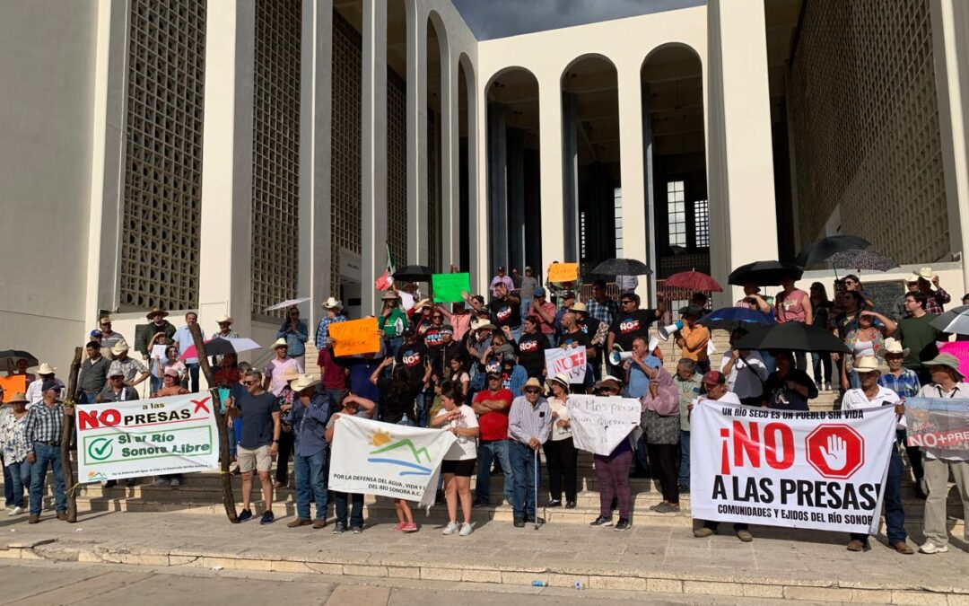 Caravana por el Río y mitin bajo el sol ardiente: nueva manifestación en rechazo a las presas