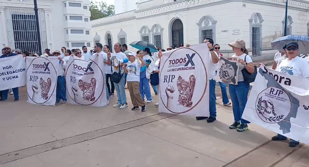 Trabajadores del IMSS marchan en Hermosillo para exigir jubilación digna