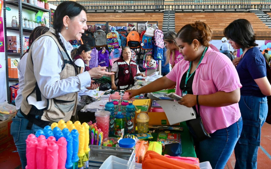 Realizan el Bazar Escolar 2025 en el CUM y en el Gimnasio Polifuncional